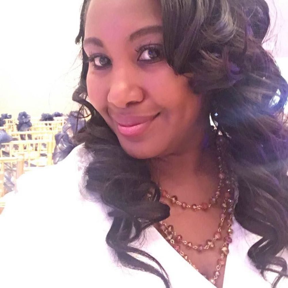 Meet your Posher, Della